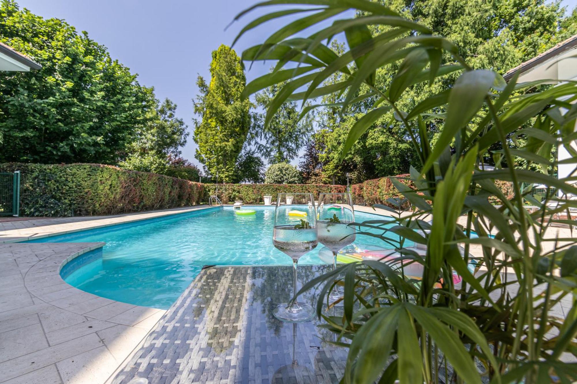 Villa Petrone - Luxury Home Tra Bologna E Modena - Wi-Fi, Biliardo, Jacuzzi E Piscina Nonantola Exterior foto